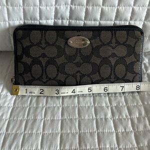 Coach Signature Black Zip Wallet